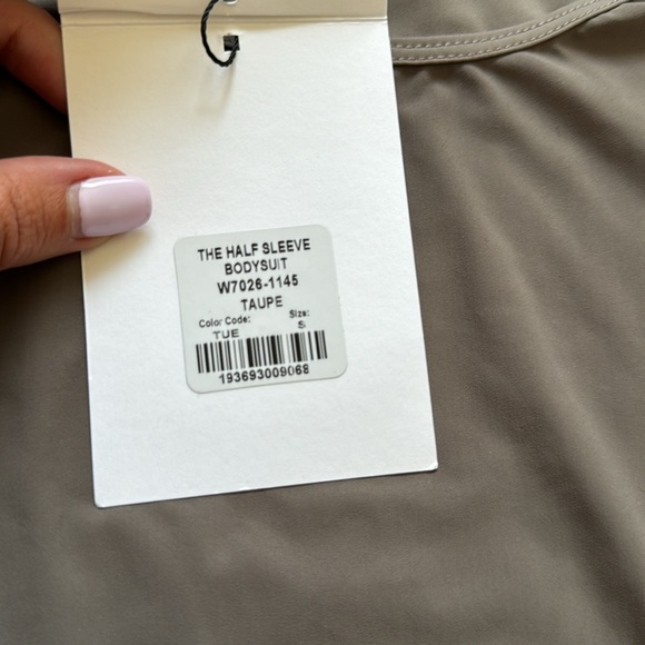 GOLDSIGN The Half Sleeve Bodysuit - Picture 5 of 6